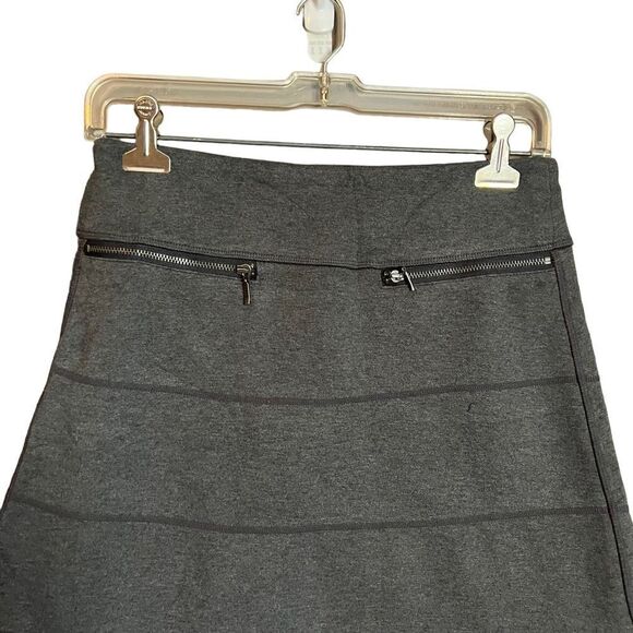 Athleta grey mini athletic skirt. Size xs - Picture 2 of 7